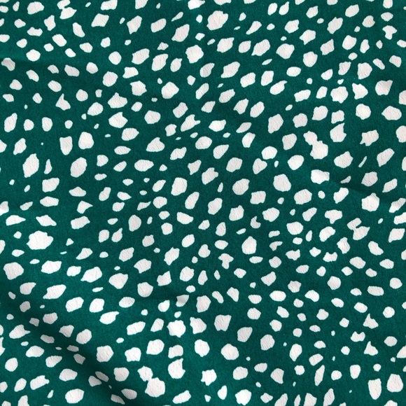 Green spotted slit skirt - Picture 7 of 7